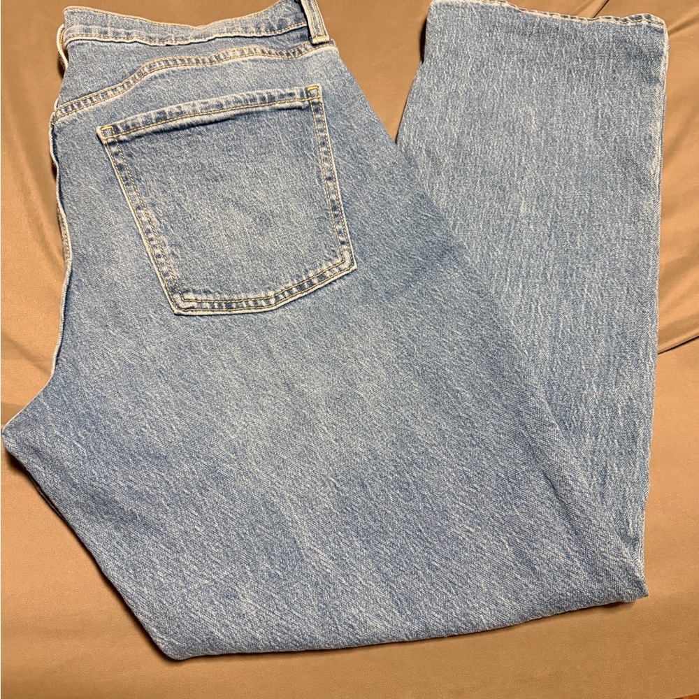 Old Navy Mid-Rise Wow Boyfriend Jean